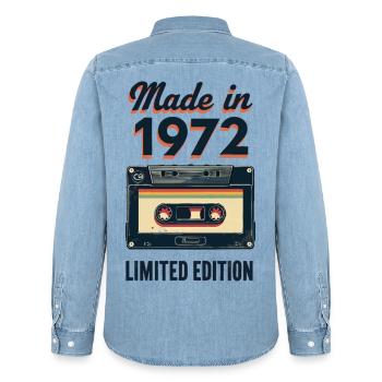Produit en 1972 – Édition limitée - Chemise en denim homme bio Stanley/Stella - bleu clair délavé - Dos - AI Model Male 185 light (185cm)