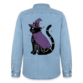Magische Halloween Katze als Hexe - Bunt - Männer Jeanshemd Organic von Stanley/Stella - verwaschenes Hellblau - Hinten - AI Model Male 185 light (185cm)