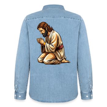 Jesus kniend und betend - Männer Jeanshemd Organic von Stanley/Stella - verwaschenes Hellblau - Hinten - AI Model Male 185 light (185cm)