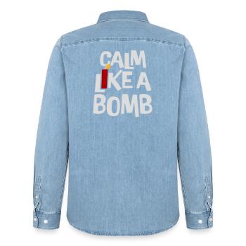 Calme comme une bombe Paradoxe Ironie Humour Blague explosive - Chemise en denim homme bio Stanley/Stella - bleu clair délavé - Dos - AI Model Male 185 light (185cm)
