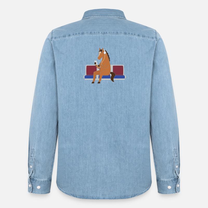 Pferd mit Kopfhörern in U-Bahn - Männer Jeanshemd Organic von Stanley/Stella - verwaschenes Hellblau