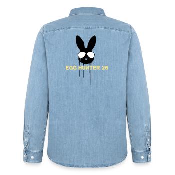 Pâques du Chasseur d’œufs 2026 - Chemise en denim homme bio Stanley/Stella - bleu clair délavé - Dos - AI Model Male 185 light (185cm)