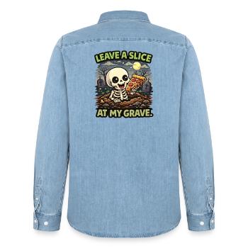 Skelett Stück Pizza am Grab  - Männer Jeanshemd Organic von Stanley/Stella - verwaschenes Hellblau - Hinten - AI Model Male 185 light (185cm)