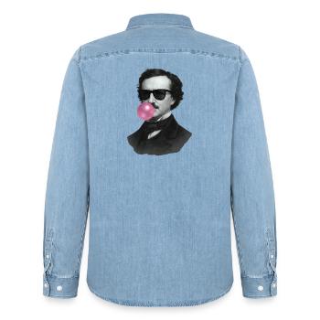 Edgar Allan Poe avec du chewing-gum et des lunettes de soleil - Chemise en denim homme bio Stanley/Stella - bleu clair délavé - Dos - AI Model Male 185 light (185cm)