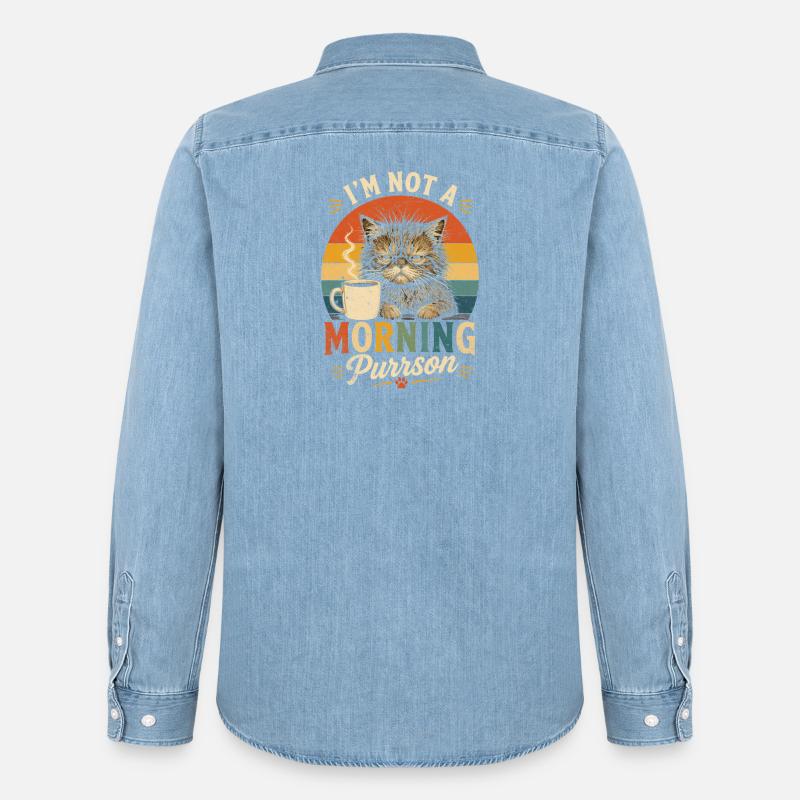 Morgenmuffel Katze mit Kaffee - Männer Jeanshemd Organic von Stanley/Stella - verwaschenes Hellblau