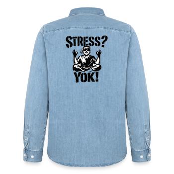 Stress? Yok! | Türkisches Stencil Streetwear Desig - Männer Jeanshemd Organic von Stanley/Stella - verwaschenes Hellblau - Hinten - AI Model Male 185 light (185cm)