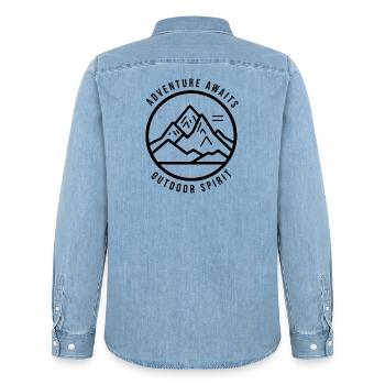 Adventure Awaits Black Outdoor - Männer Jeanshemd Organic von Stanley/Stella - verwaschenes Hellblau - Hinten - AI Model Male 185 light (185cm)