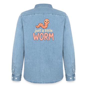 Un petit ver | Humour de ver - Chemise en denim homme bio Stanley/Stella - bleu clair délavé - Dos - AI Model Male 185 light (185cm)