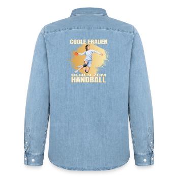 Coole Frauen gehen zum Handball - Männer Jeanshemd Organic von Stanley/Stella - verwaschenes Hellblau - Hinten - AI Model Male 185 light (185cm)