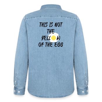 This is not the yellow of the egg - Männer Jeanshemd Organic von Stanley/Stella - verwaschenes Hellblau - Hinten - AI Model Male 185 light (185cm)