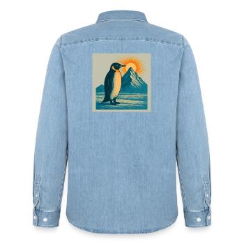 Pinguin im Sonnenaufgang am Bergmeer - Männer Jeanshemd Organic von Stanley/Stella - verwaschenes Hellblau - Hinten - AI Model Male 185 light (185cm)