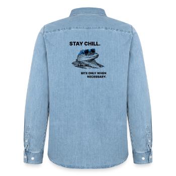 Stay Chill – Crocodile Saying Halftone Style - Men’s Organic Denim Shirt by Stanley/Stella - light wash - Back - AI Model Male 185 light (185cm)