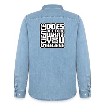 Science Does Not Care What You Believe Fakten Logo - Männer Jeanshemd Organic von Stanley/Stella - verwaschenes Hellblau - Hinten - AI Model Male 185 light (185cm)