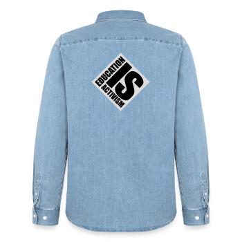 Education Is Activism Bildung Aktivismus Statement - Männer Jeanshemd Organic von Stanley/Stella - verwaschenes Hellblau - Hinten - AI Model Male 185 light (185cm)
