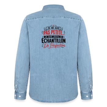 Femme humour, perfection, cadeau fête des mères - Chemise en denim homme bio Stanley/Stella - bleu clair délavé - Dos - AI Model Male 185 light (185cm)