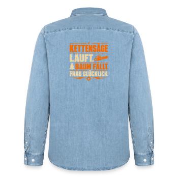 Kettensäge Läuft Baum Fällt Frau Glücklich - Männer Jeanshemd Organic von Stanley/Stella - verwaschenes Hellblau - Hinten - AI Model Male 185 light (185cm)