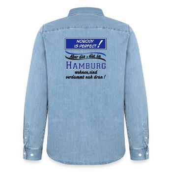 Hamburg , Tradition , Fußball Fan , Nobody (25) - Männer Jeanshemd Organic von Stanley/Stella - verwaschenes Hellblau - Hinten - AI Model Male 185 light (185cm)