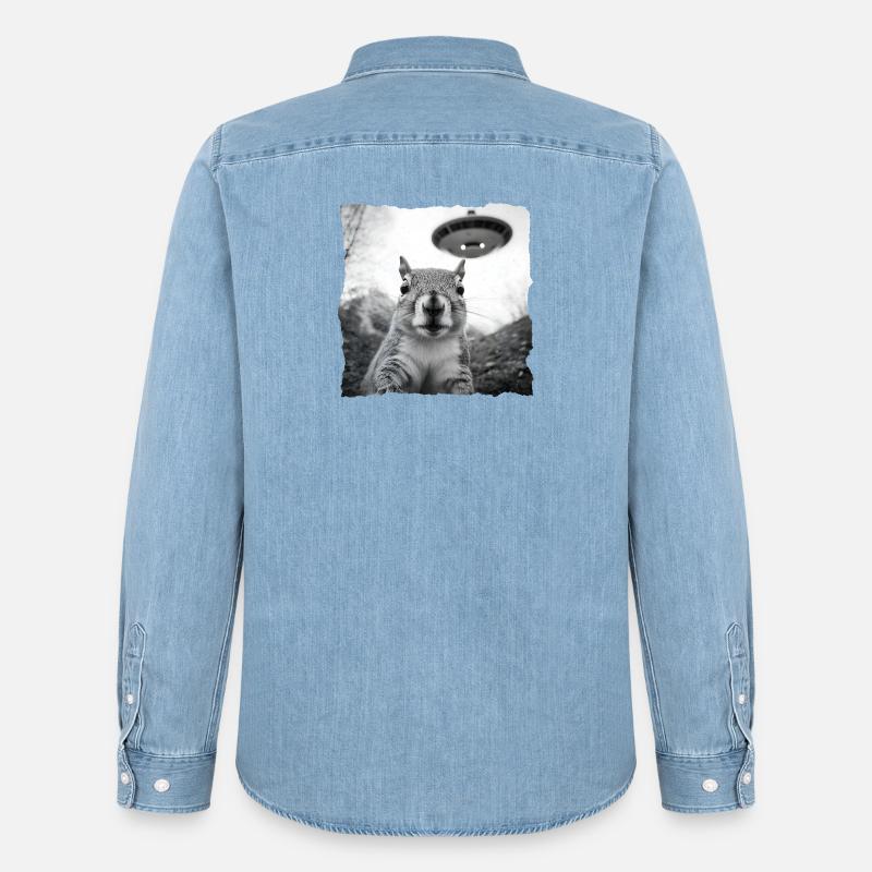 Alien Eichhörnchen Begegnung – Lustiges Sci-Fi - Männer Jeanshemd Organic von Stanley/Stella - verwaschenes Hellblau