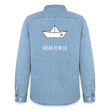 Dream Plan Do - Papierboot Schiffchen Herz - Männer Jeanshemd Organic von Stanley/Stella - verwaschenes Hellblau - Hinten - AI Model Male 185 light (185cm)