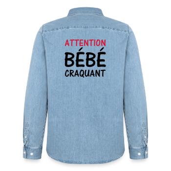 Attention BEBE craquant ! - Chemise en denim homme bio Stanley/Stella - bleu clair délavé - Dos - AI Model Male 185 light (185cm)