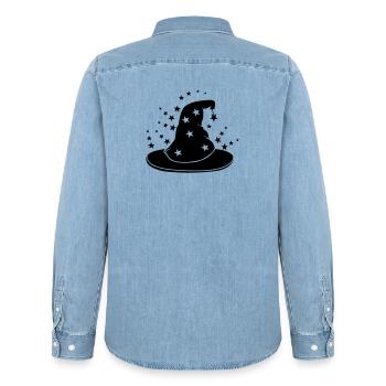 Chapeau de sorcier magique avec des étoiles - Chemise en denim homme bio Stanley/Stella - bleu clair délavé - Dos - AI Model Male 185 light (185cm)