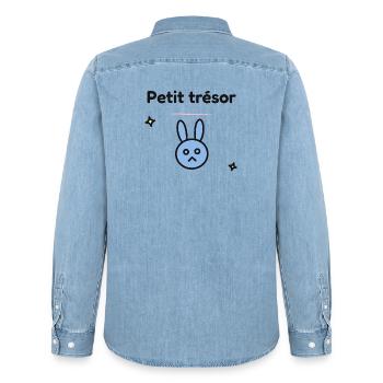 BEBE.PARENT. PARENTS. MAMAN. PAPA. FUTURE MAMAN - Chemise en denim homme bio Stanley/Stella - bleu clair délavé - Dos - AI Model Male 185 light (185cm)