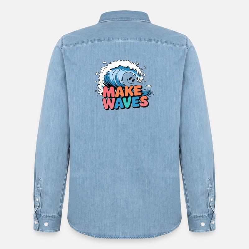 Lebendige Surfwelle mit Make Waves-Text - Männer Jeanshemd Organic von Stanley/Stella - verwaschenes Hellblau