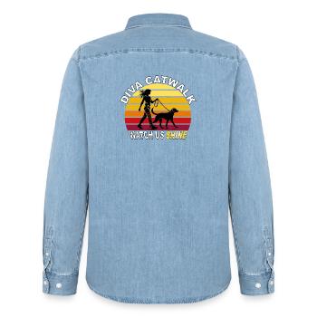Diva Catwalk - Regardez-nous briller rétro - Chemise en denim homme bio Stanley/Stella - bleu clair délavé - Dos - AI Model Male 185 light (185cm)