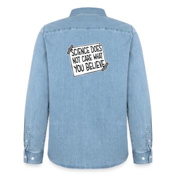Science Does Not Care What You Believe Fakten Logo - Männer Jeanshemd Organic von Stanley/Stella - verwaschenes Hellblau - Hinten - AI Model Male 185 light (185cm)