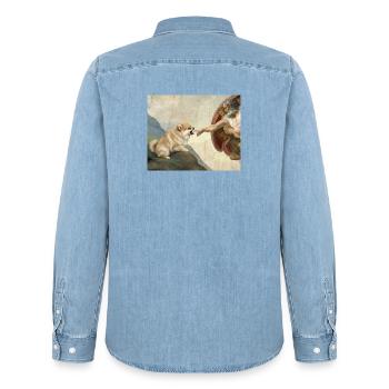 Mème du chien God God Hand Pomeranian Dog - Chemise en denim homme bio Stanley/Stella - bleu clair délavé - Dos - AI Model Male 185 light (185cm)
