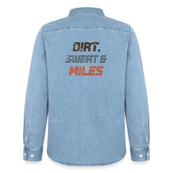 Saleté, Sueur et Kilomètres - Chemise en denim homme bio Stanley/Stella - bleu clair délavé - Dos - AI Model Male 185 light (185cm)