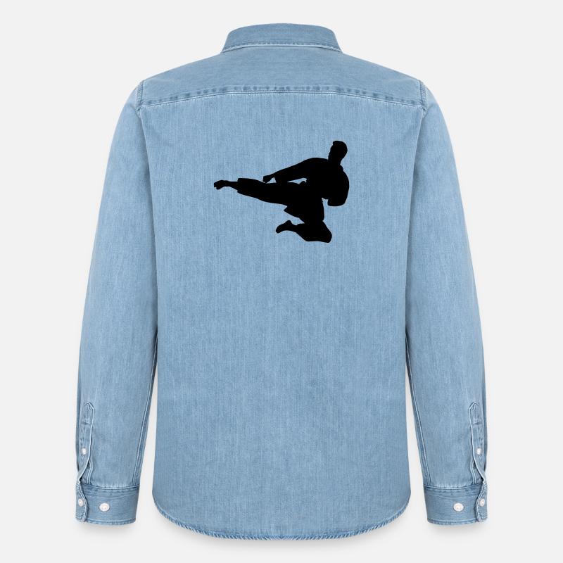 Karate oder Taekwondo sprangen seitwärts - Männer Jeanshemd Organic von Stanley/Stella - verwaschenes Hellblau