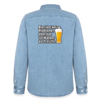 Bier löst keine Probleme, aber das tut Wasser... - Männer Jeanshemd Organic von Stanley/Stella - verwaschenes Hellblau - Hinten - AI Model Male 185 light (185cm)
