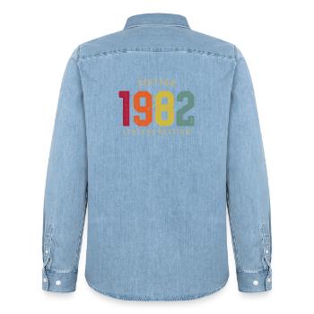 Millésime 1982 Edition Limitée - Chemise en denim homme bio Stanley/Stella - bleu clair délavé - Dos - AI Model Male 185 light (185cm)
