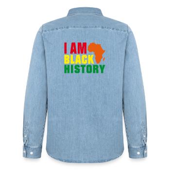Je suis l'histoire des Noirs - Chemise en denim homme bio Stanley/Stella - bleu clair délavé - Dos - AI Model Male 185 light (185cm)