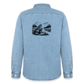 Wolf und Kind in der Natur – Berge, Wald, Fluss - Männer Jeanshemd Organic von Stanley/Stella - verwaschenes Hellblau - Hinten - AI Model Male 185 light (185cm)