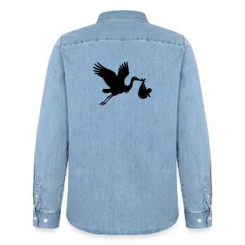 Cigogne avec bébé – Motif de cigogne - Chemise en denim homme bio Stanley/Stella - bleu clair délavé - Dos - AI Model Male 185 light (185cm)