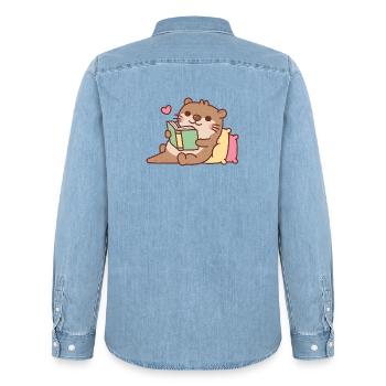 Niedlicher Otter entspannt mit dem Buch - Männer Jeanshemd Organic von Stanley/Stella - verwaschenes Hellblau - Hinten - AI Model Male 185 light (185cm)