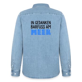 Strandspaziergang - Männer Jeanshemd Organic von Stanley/Stella - verwaschenes Hellblau - Hinten - AI Model Male 185 light (185cm)