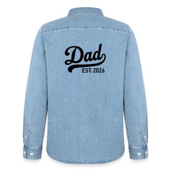 Dad Est 2026 Baseball Sportif Tail - Chemise en denim homme bio Stanley/Stella - bleu clair délavé - Dos - AI Model Male 185 light (185cm)