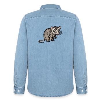 Un design mignon dessiné à la main avec un opossum - Chemise en denim homme bio Stanley/Stella - bleu clair délavé - Dos - AI Model Male 185 light (185cm)