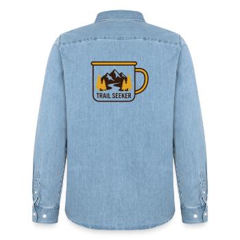 Berge Tasse Wander Logo - Männer Jeanshemd Organic von Stanley/Stella - verwaschenes Hellblau - Hinten - AI Model Male 185 light (185cm)