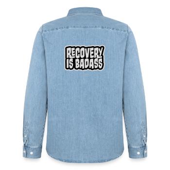 Recovery Is Badass Motivierend Erholung Zitat Logo - Männer Jeanshemd Organic von Stanley/Stella - verwaschenes Hellblau - Hinten - AI Model Male 185 light (185cm)