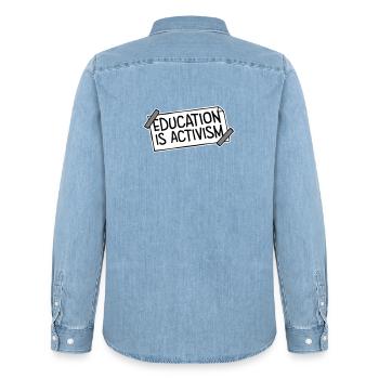 Education Is Activism Bildung Aktivismus Statement - Männer Jeanshemd Organic von Stanley/Stella - verwaschenes Hellblau - Hinten - AI Model Male 185 light (185cm)