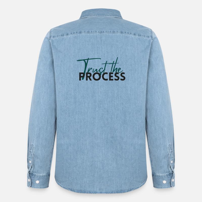 Trust The Process - Motivation Statement - Männer Jeanshemd Organic von Stanley/Stella - verwaschenes Hellblau