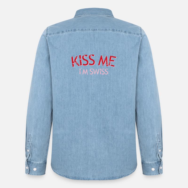 Küss mich Ich bin Schweizer - Männer Jeanshemd Organic von Stanley/Stella - verwaschenes Hellblau