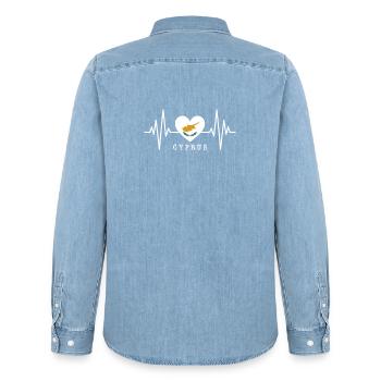 Drapeau chypriote battement de cœur République de Chypre Chypre - Chemise en denim homme bio Stanley/Stella - bleu clair délavé - Dos - AI Model Male 185 light (185cm)