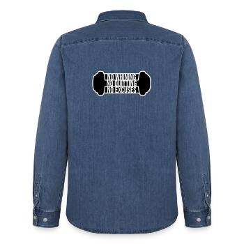 Pas de plaintes, pas d’abandon, pas d’excuses, motivation pour la salle de sport - Chemise en denim homme bio Stanley/Stella - bleu moyen délavé  - Dos - AI Model Male 185 light (185cm)