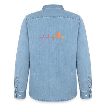 Sunset Sailing Boat Heartbeat Sail - Männer Jeanshemd Organic von Stanley/Stella - verwaschenes Hellblau - Hinten - AI Model Male 185 light (185cm)
