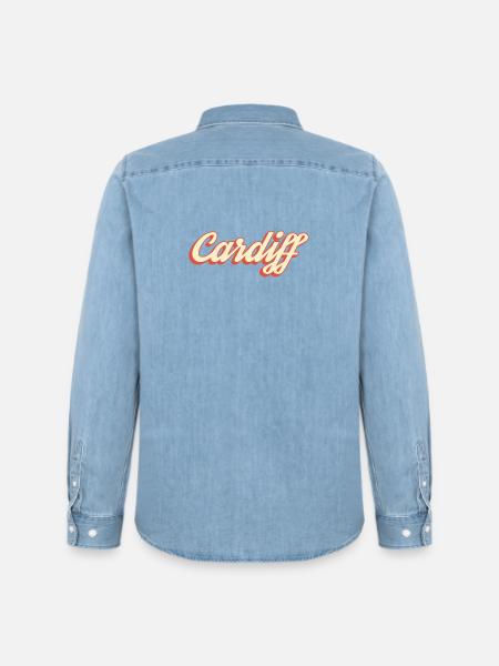 Cardiff Retro Script Logo - Männer Jeanshemd Organic von Stanley/Stella - verwaschenes Hellblau